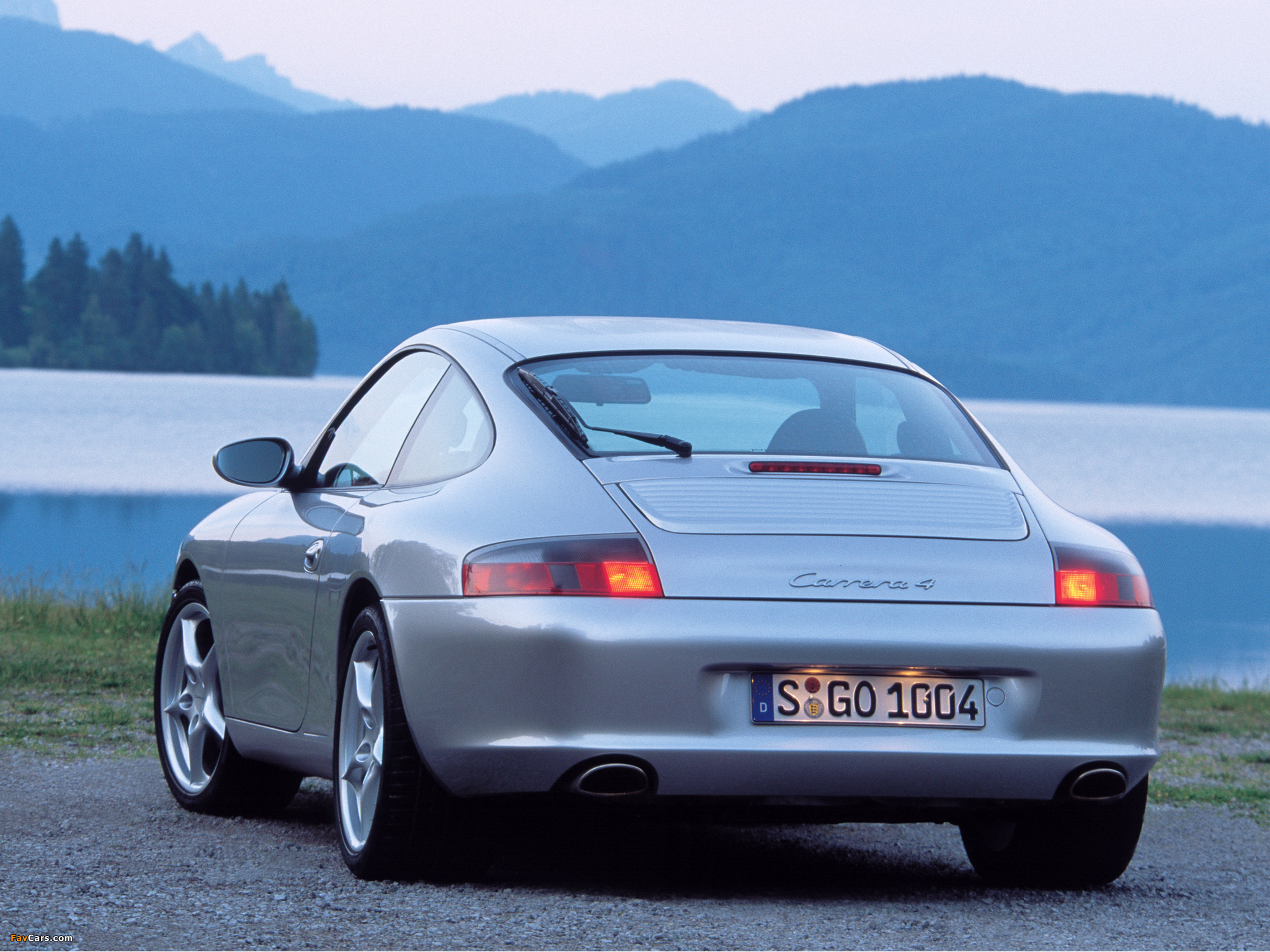Porsche 911 Carrera 4 Coupe (996) 2001–04 photos (2048 x 1536)