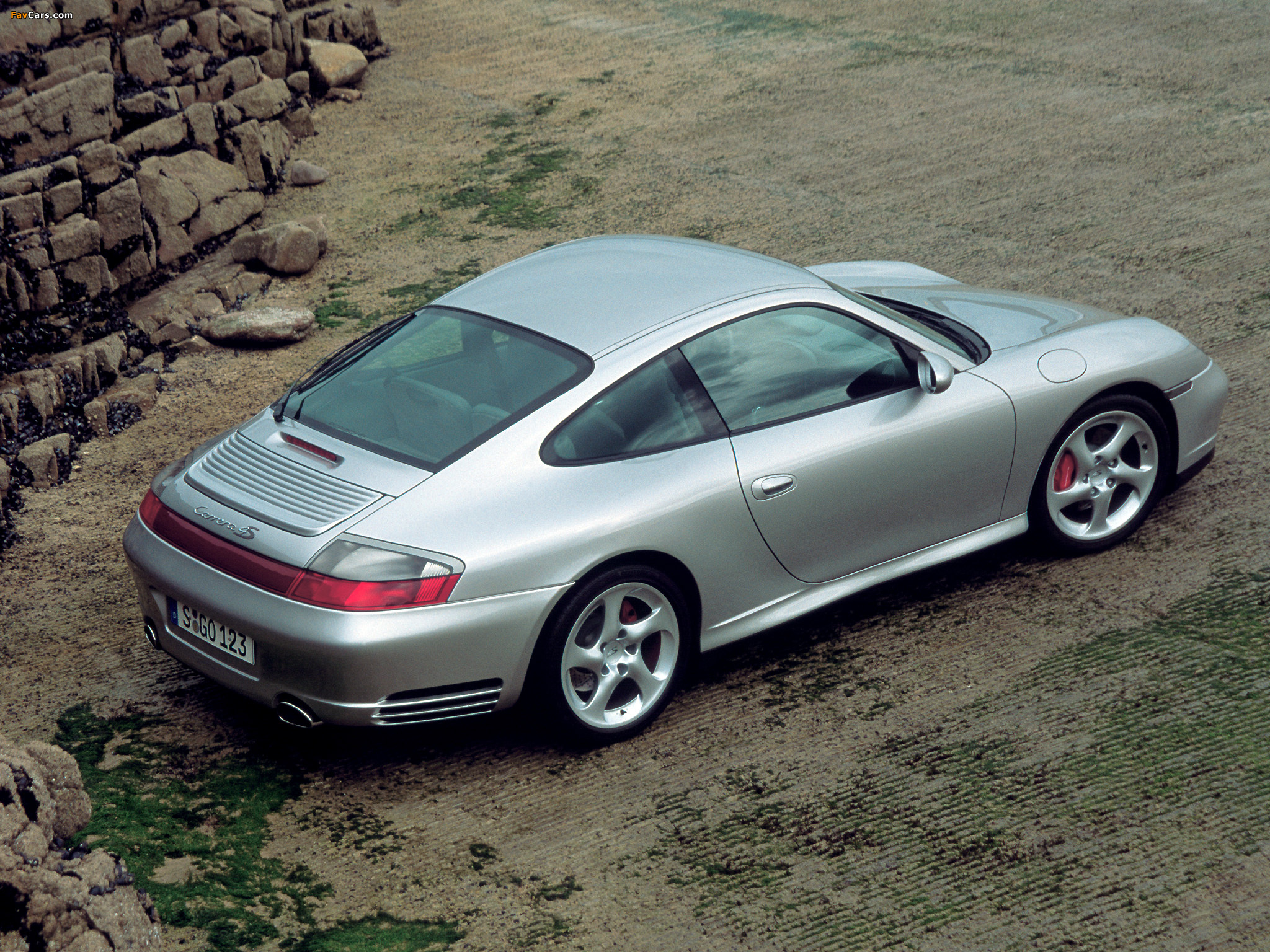 Porsche 911 Carrera 4S Coupe (996) 2001–04 wallpapers (2048 x 1536)