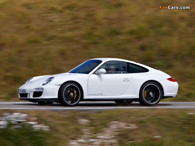 Porsche 911 Carrera GTS Coupe (997) 2010–11 pictures (640 x 480)