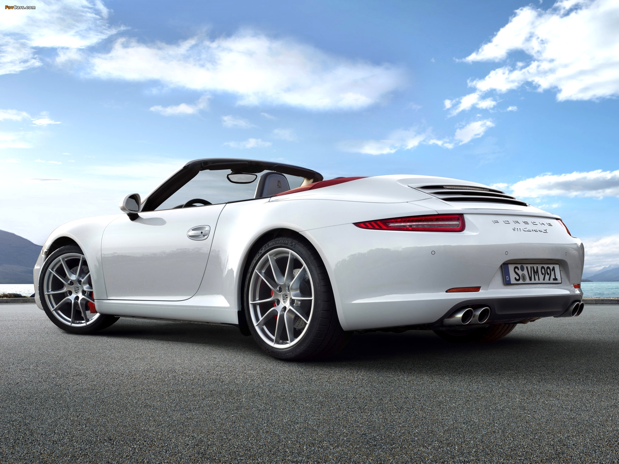 Porsche 911 Carrera S Cabriolet (991) 2011 wallpapers (2048 x 1536)