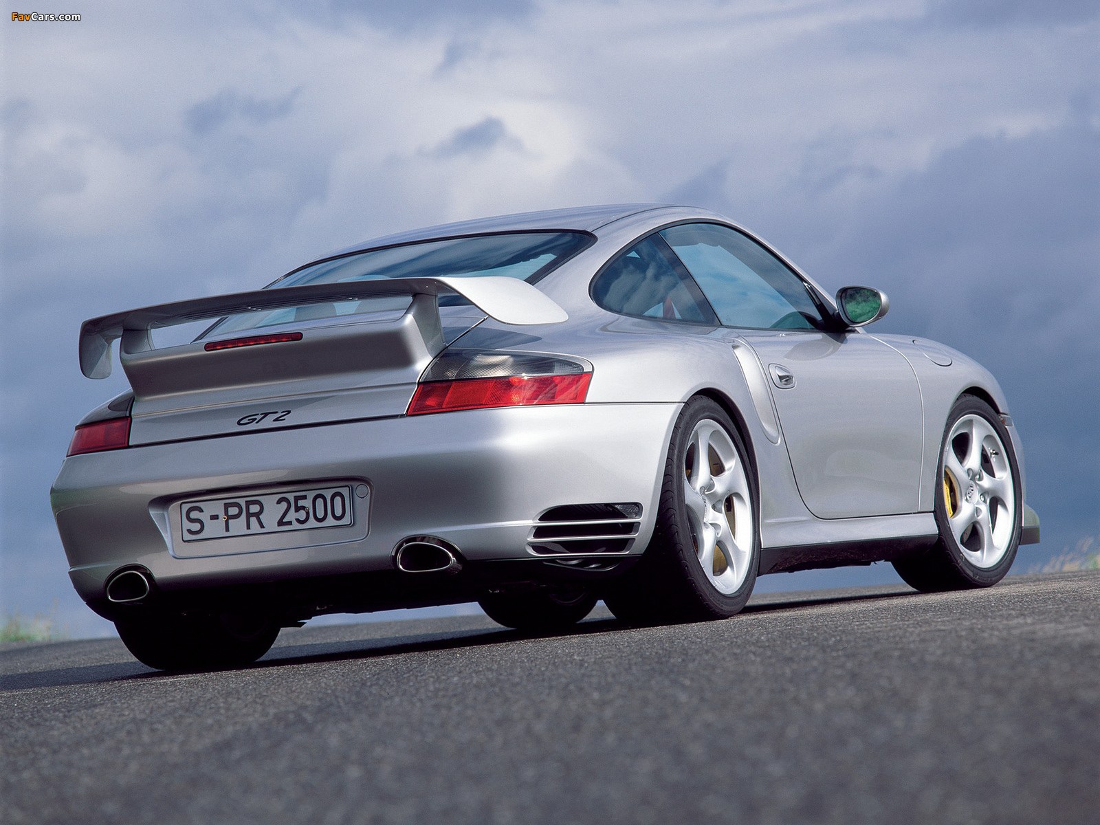 Images of Porsche 911 GT2 (996) 2001–03 (1600 x 1200)