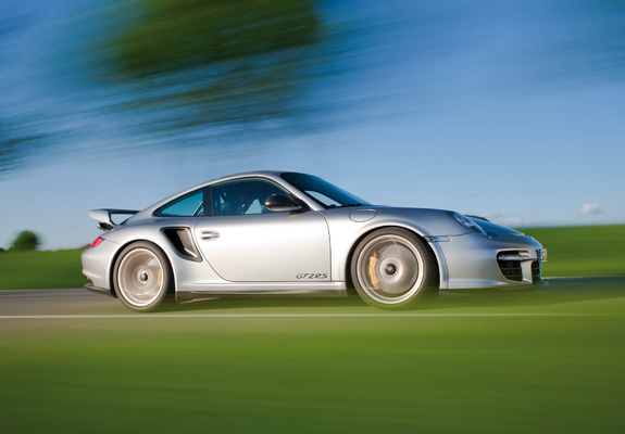 Images of Porsche 911 GT2 RS (997) 2010–11