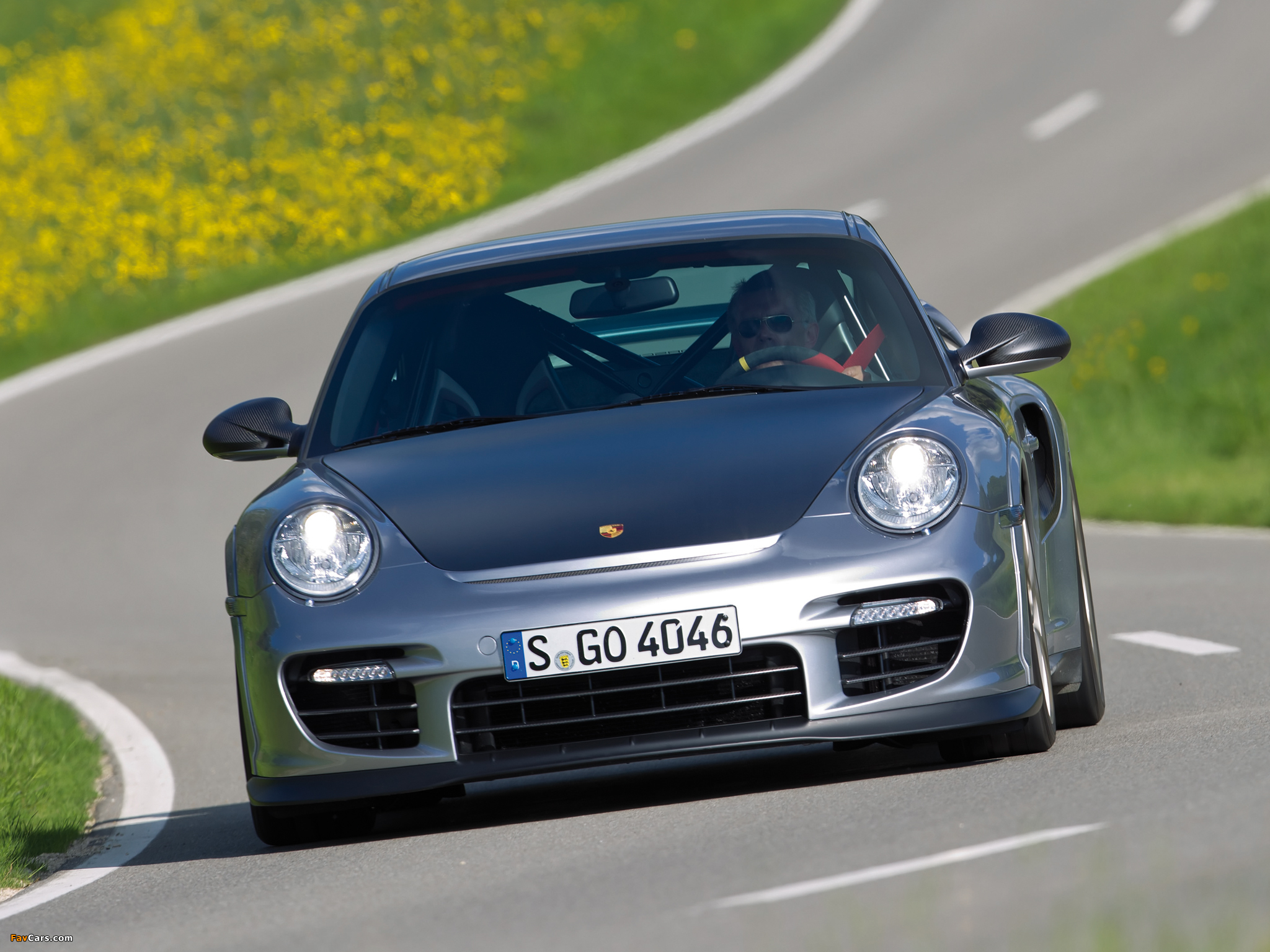 Images of Porsche 911 GT2 RS (997) 2010–11 (2048 x 1536)