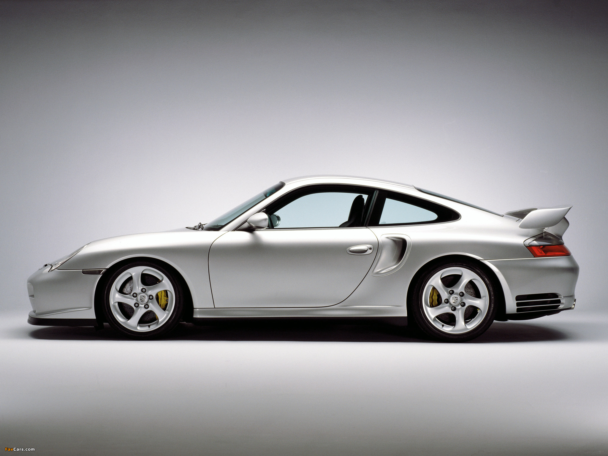 Photos of Porsche 911 GT2 (996) 2001–03 (2048 x 1536)