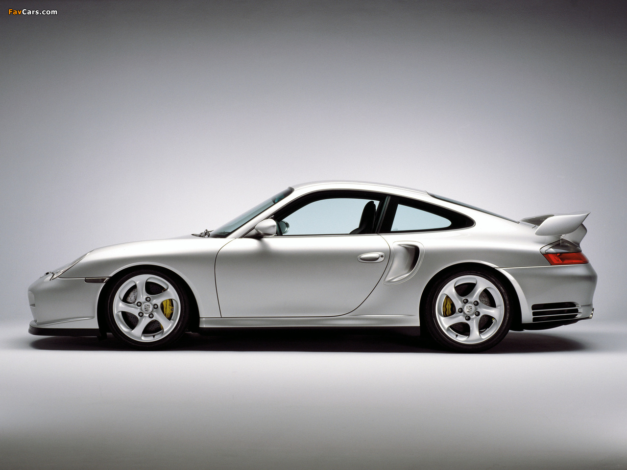 Photos of Porsche 911 GT2 (996) 2001–03 (1280 x 960)