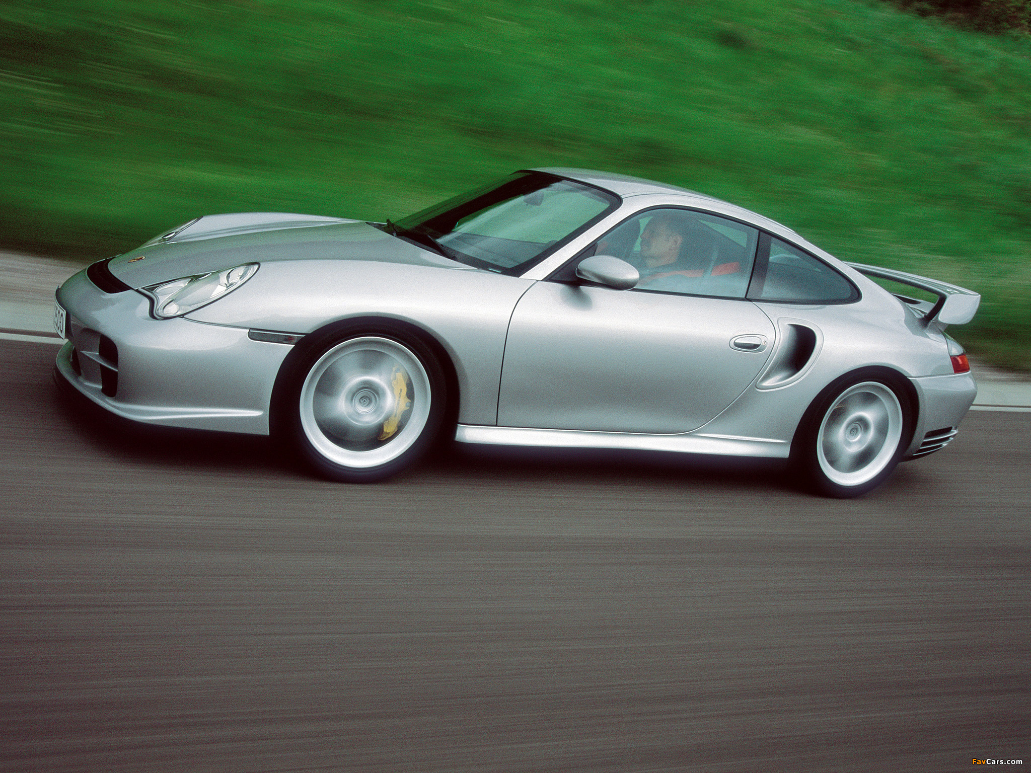 Photos of Porsche 911 GT2 (996) 2001–03 (2048 x 1536)