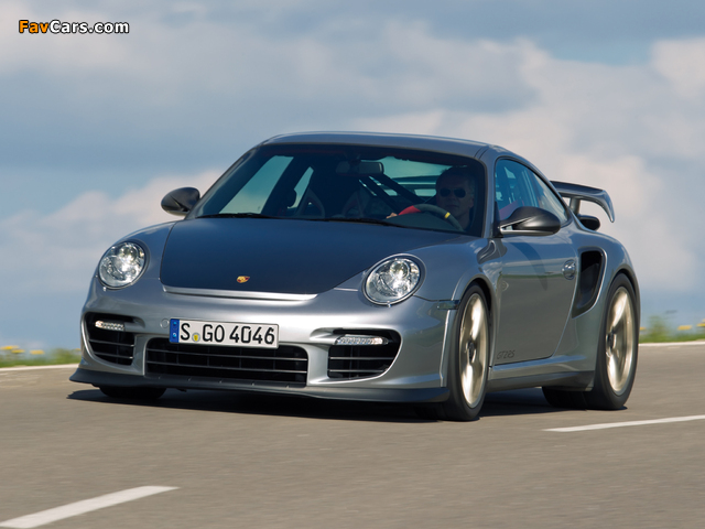 Photos of Porsche 911 GT2 RS (997) 2010–11 (640 x 480)