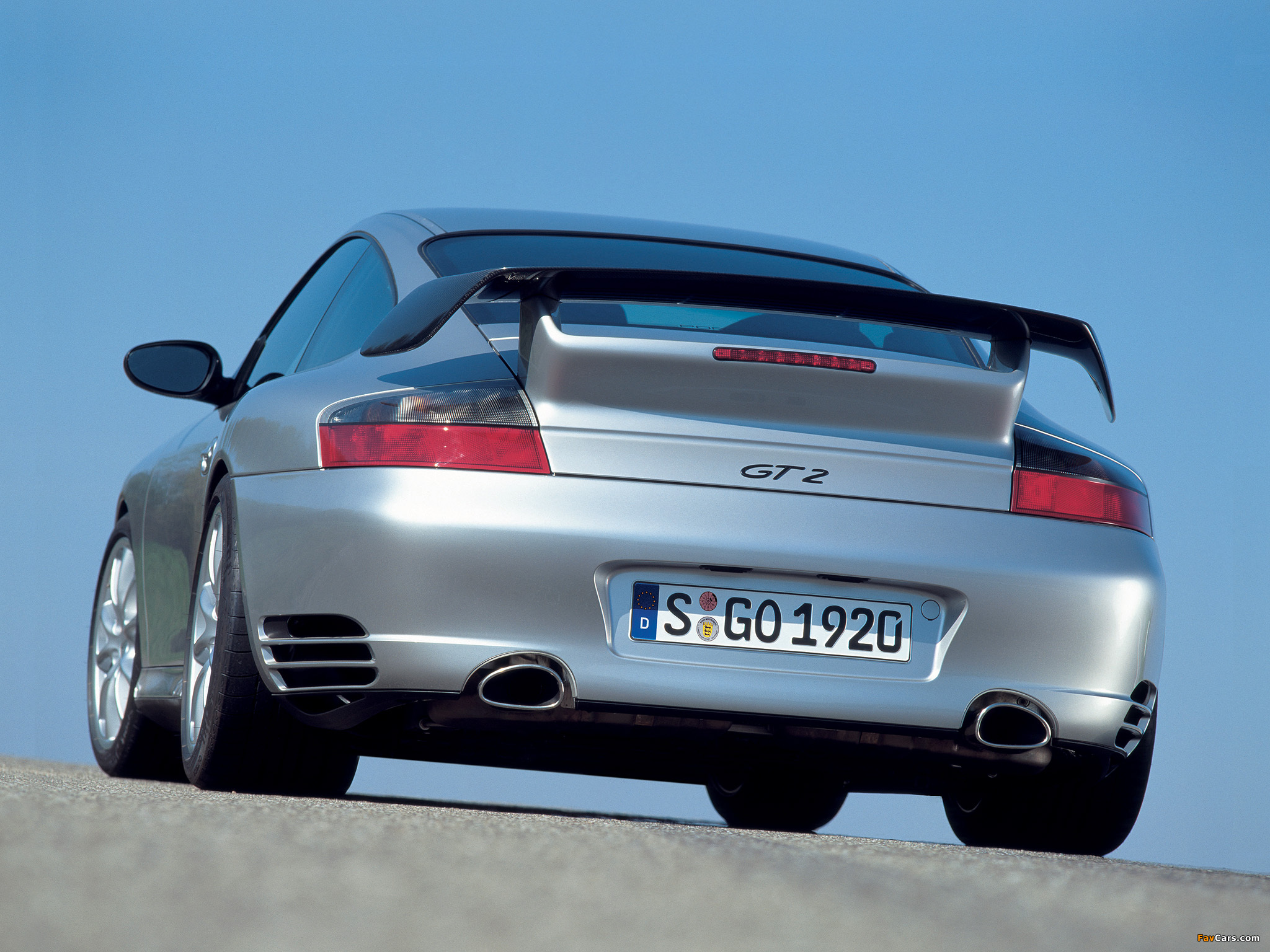 Photos of Porsche 911 GT2 (996) 2004–05 (2048 x 1536)