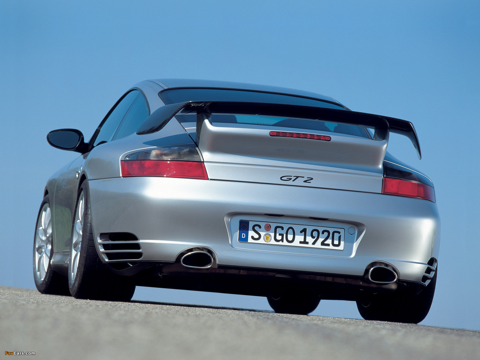 Photos of Porsche 911 GT2 (996) 2004–05 (1600 x 1200)