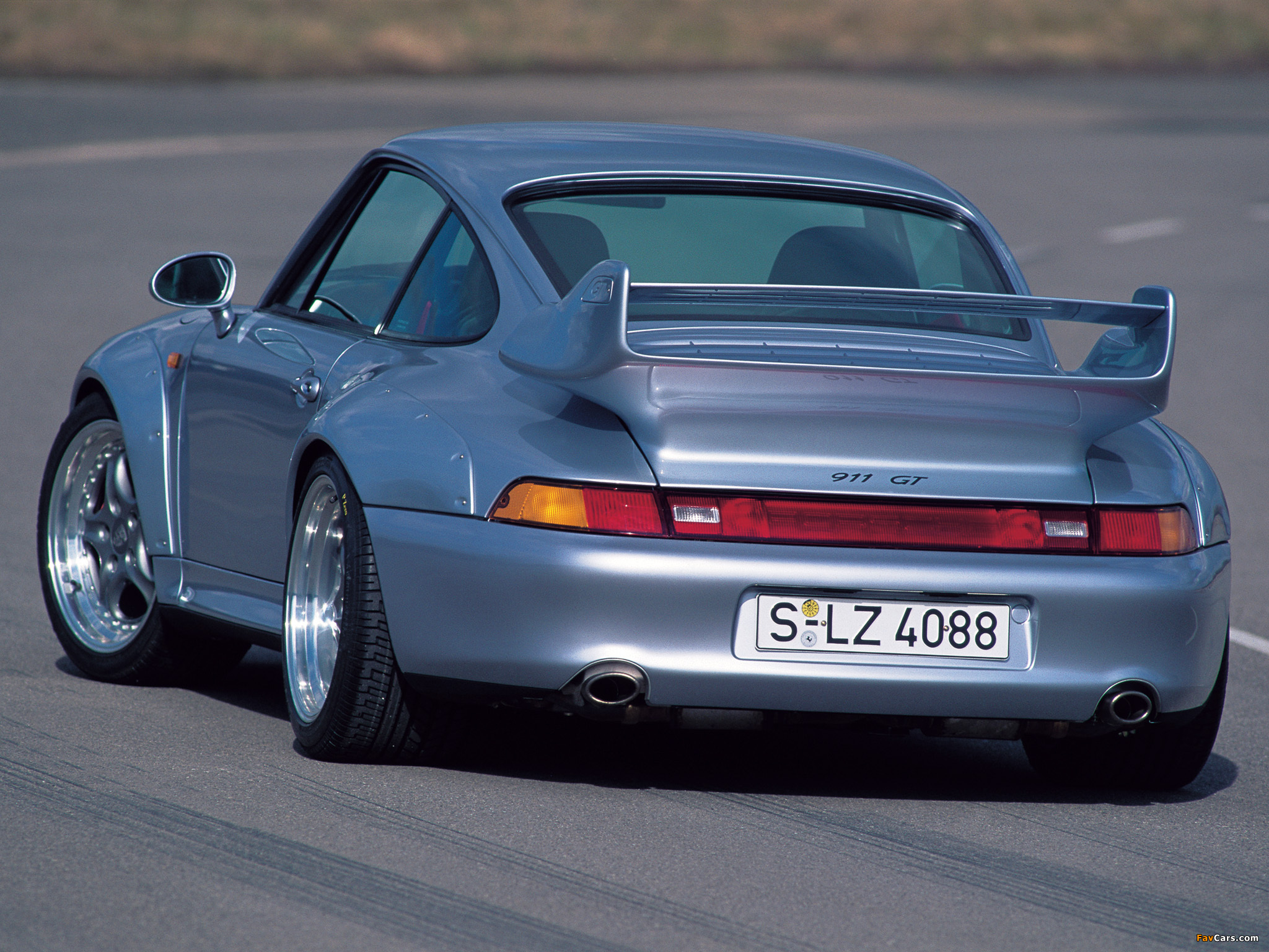 Pictures of Porsche 911 GT2 (993) 1995–97 (2048 x 1536)