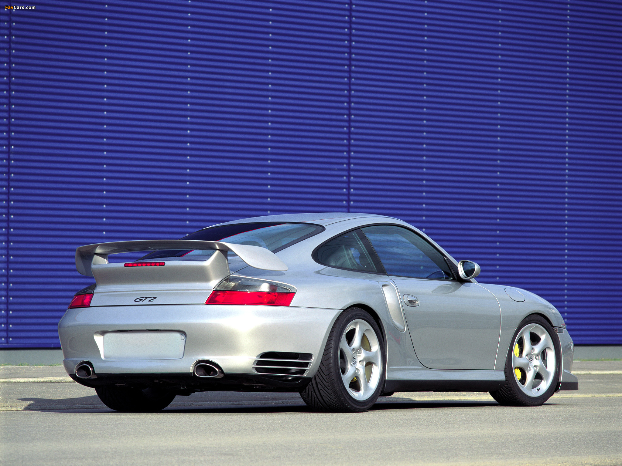 Pictures of Porsche 911 GT2 (996) 2001–03 (2048 x 1536)