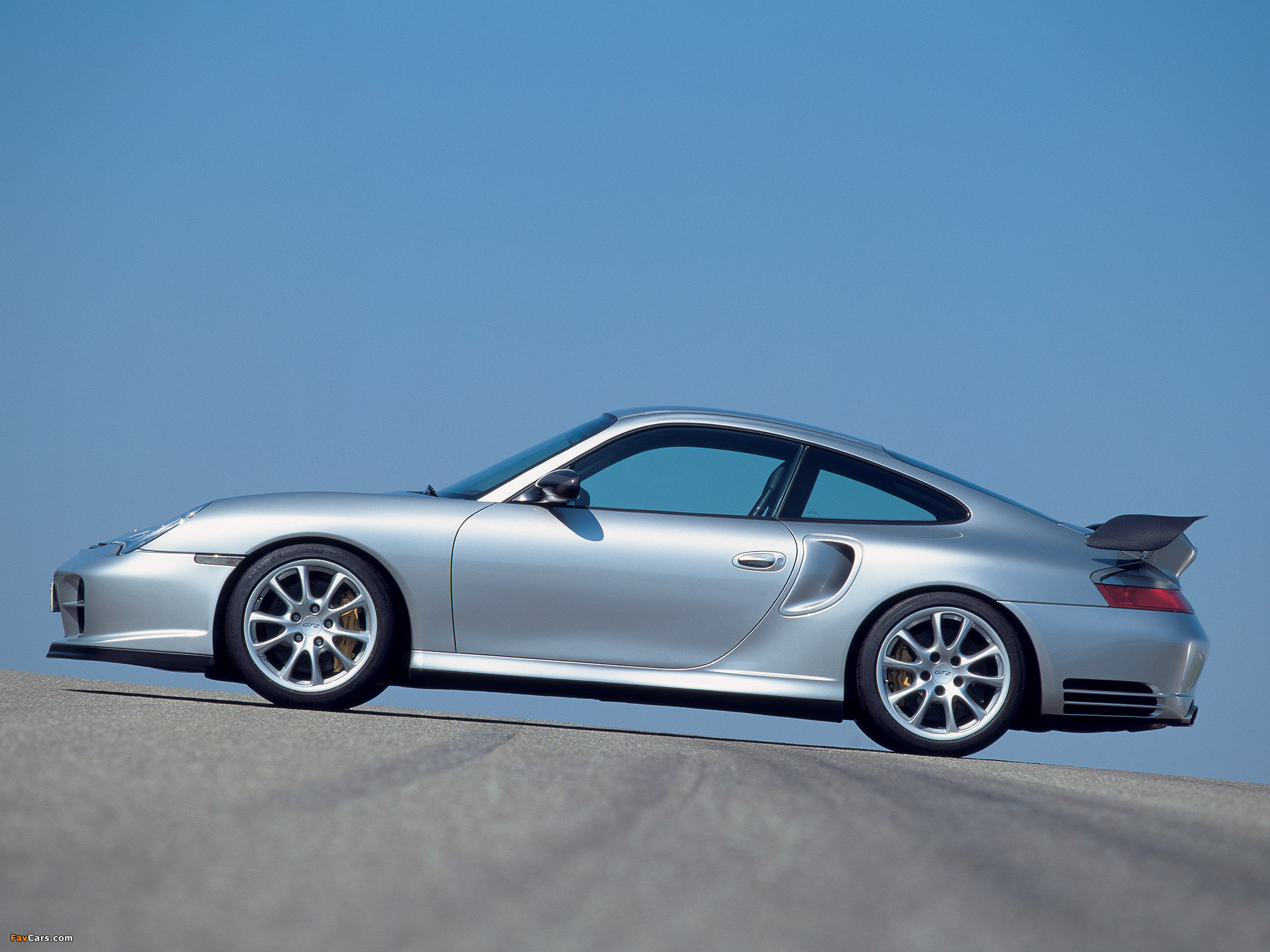 Pictures of Porsche 911 GT2 (996) 2004–05 (2048 x 1536)