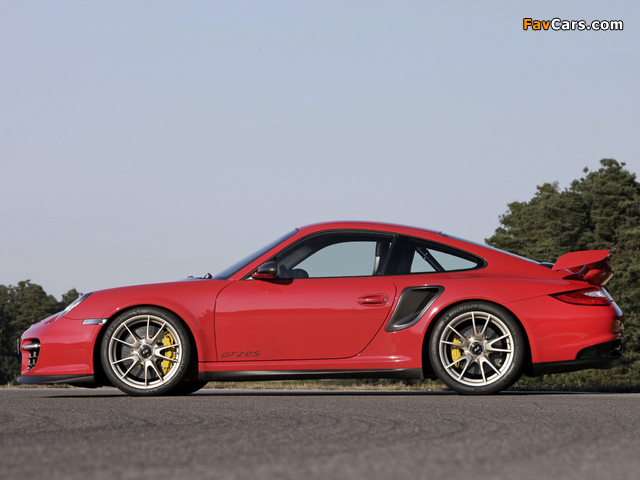 Pictures of Porsche 911 GT2 RS (997) 2010–11 (640 x 480)