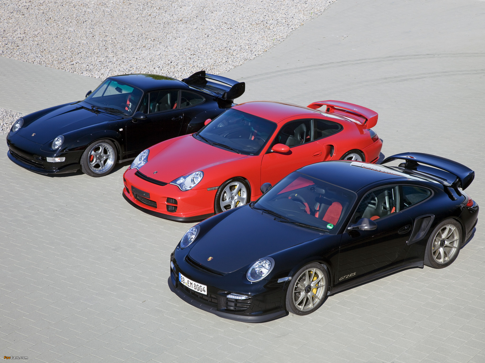 Pictures of Porsche 911 GT2 (2048 x 1536)