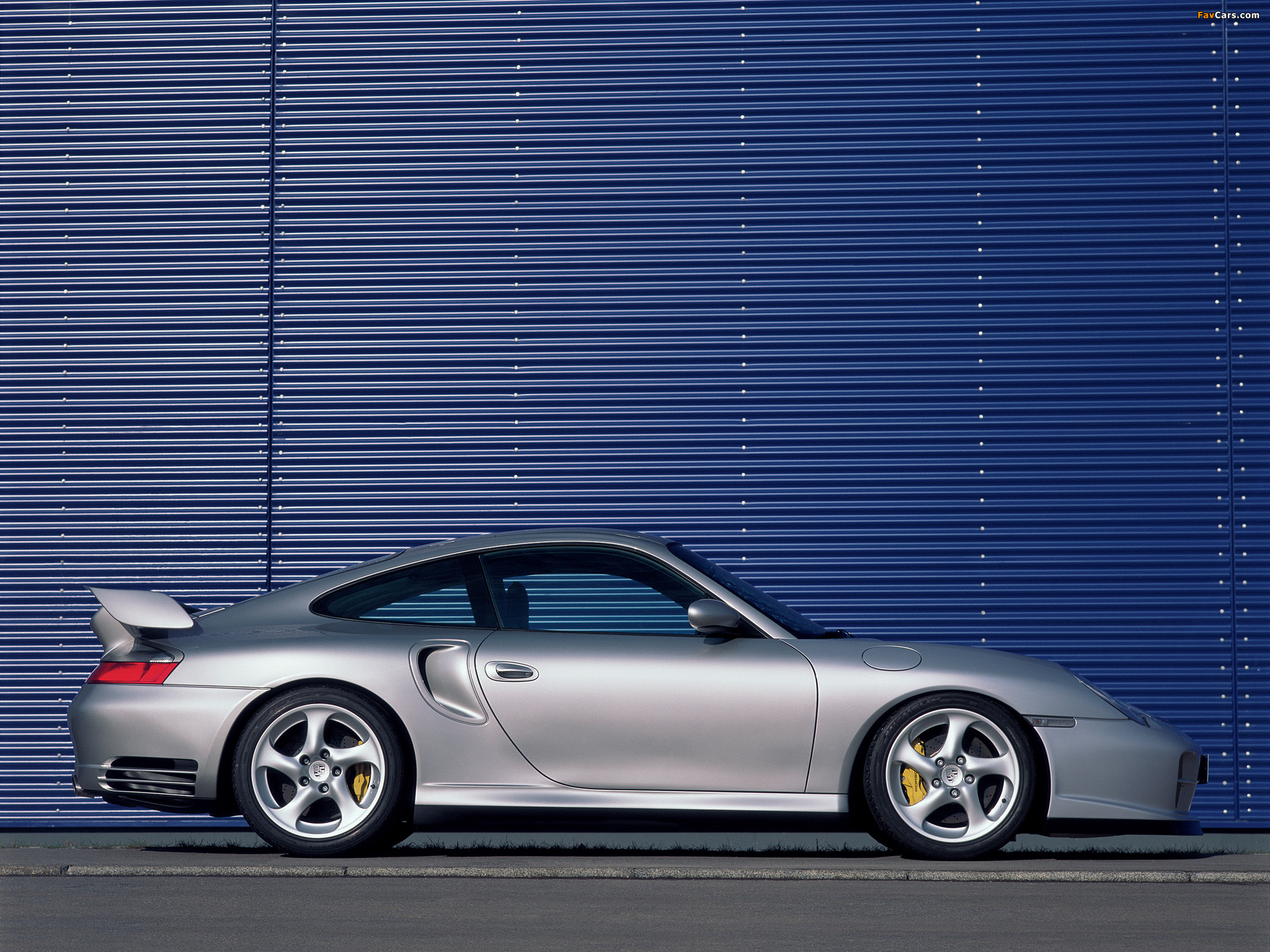 Porsche 911 GT2 (996) 2001–03 pictures (2048 x 1536)