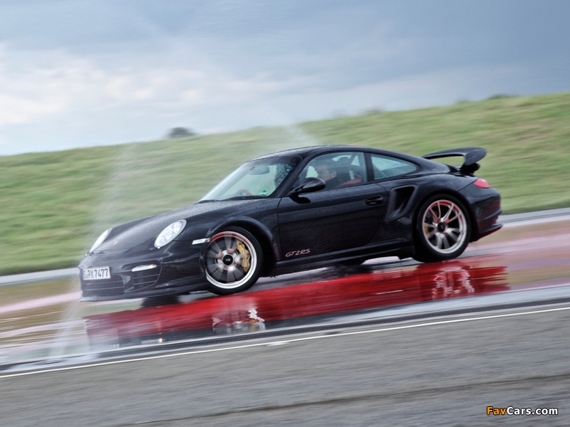Porsche 911 GT2 RS UK-spec (997) 2010–11 images (800 x 600)