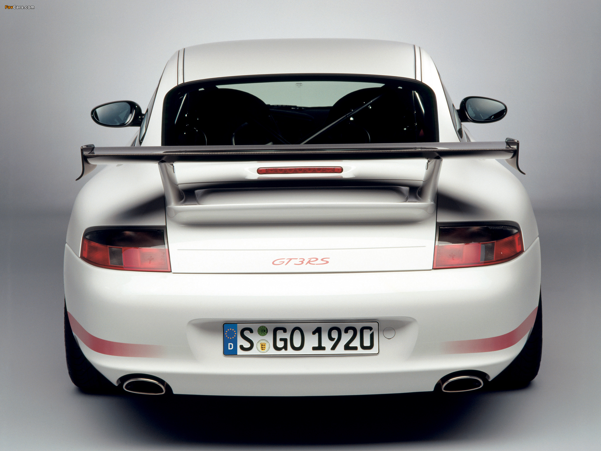 Images of Porsche 911 GT3 RS (996) 2003–05 (2048 x 1536)