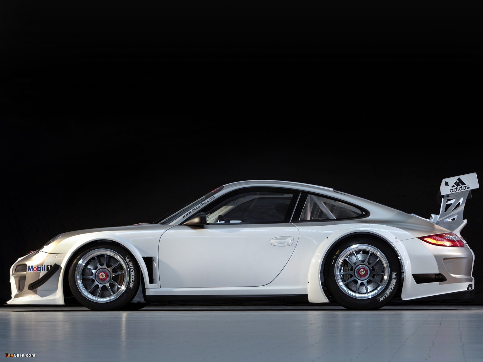 Images of Porsche 911 GT3 R (997) 2009–12 (1600 x 1200)