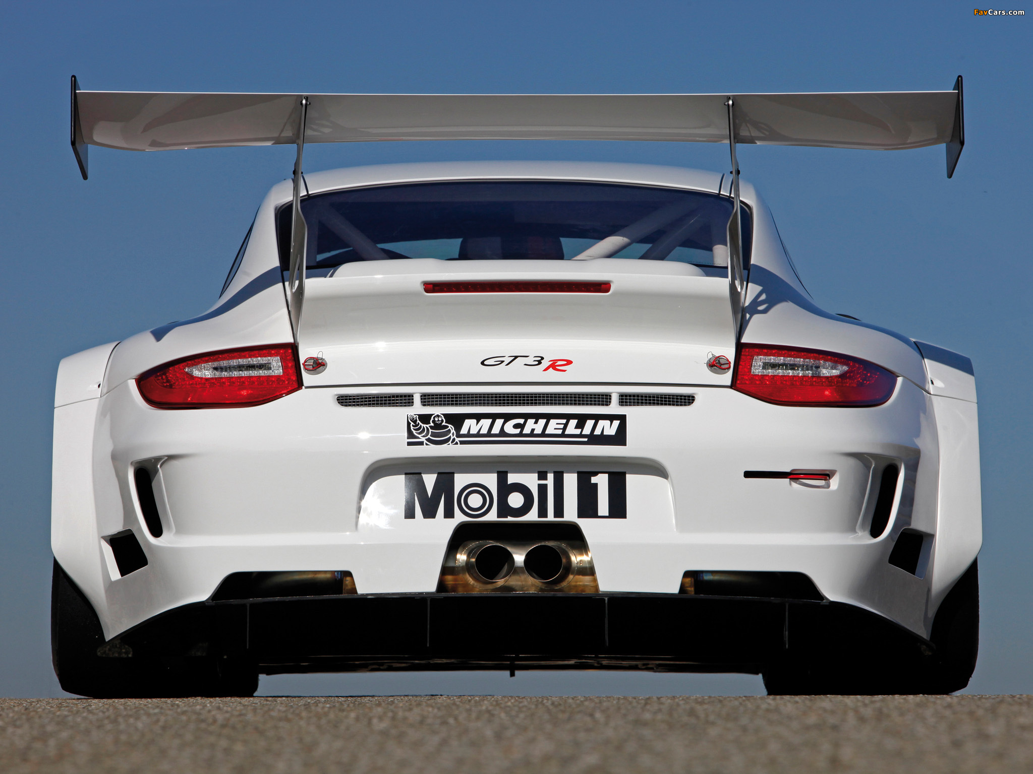 Photos of Porsche 911 GT3 R (997) 2009–12 (2048 x 1536)