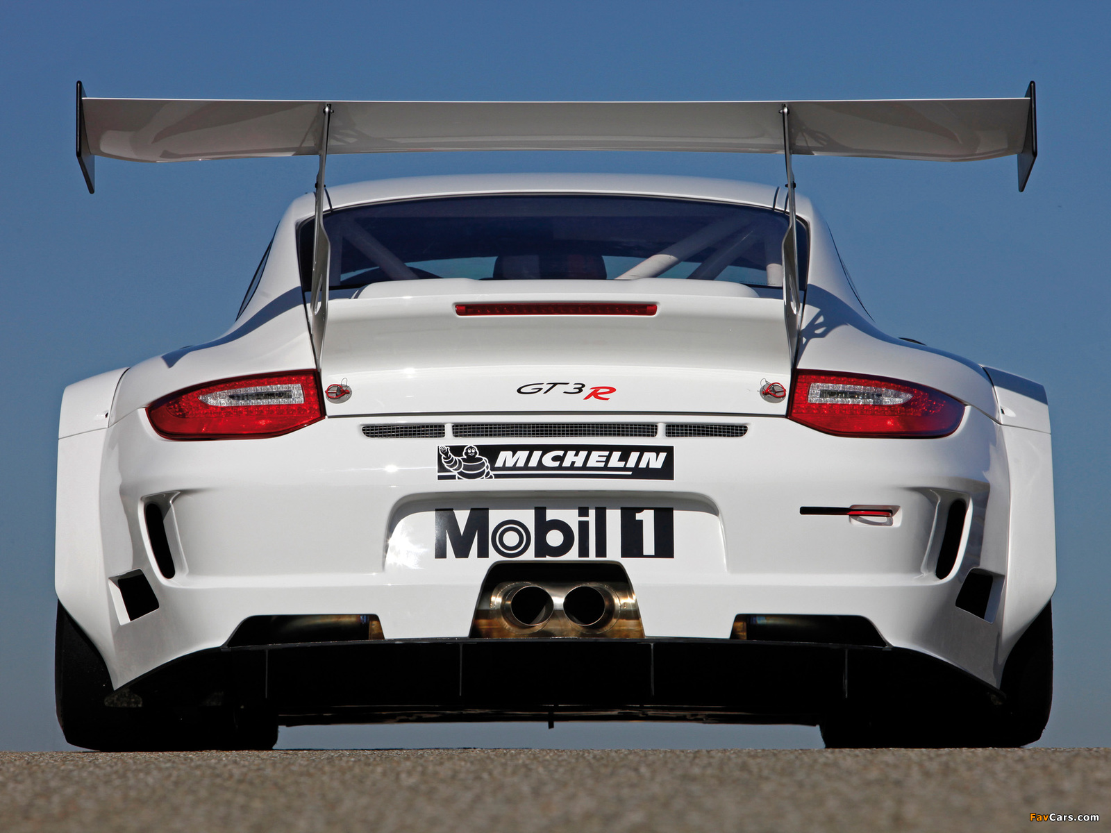 Photos of Porsche 911 GT3 R (997) 2009–12 (1600 x 1200)