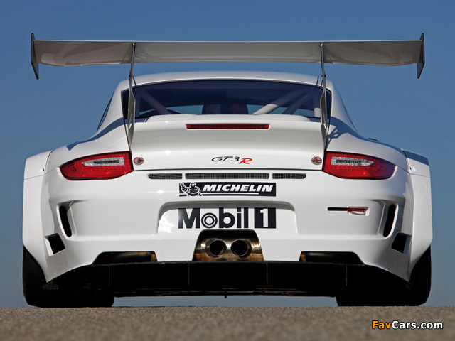 Photos of Porsche 911 GT3 R (997) 2009–12 (640 x 480)