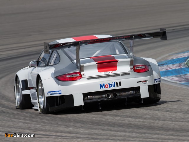 Photos of Porsche 911 GT3 R (997) 2013 (640 x 480)