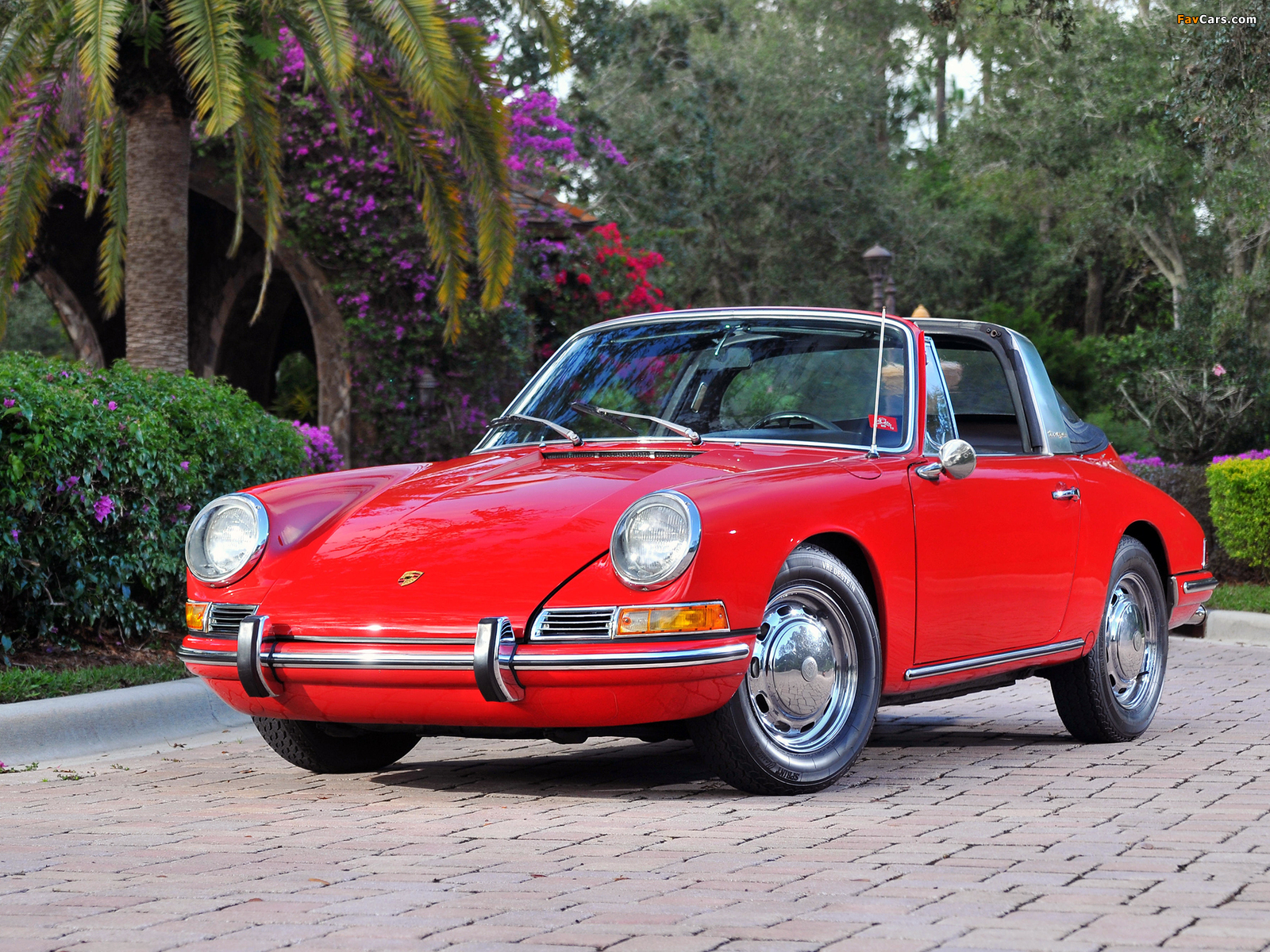 Images of Porsche 911 S 2.0 Targa (901) 1966–68 (1600 x 1200)