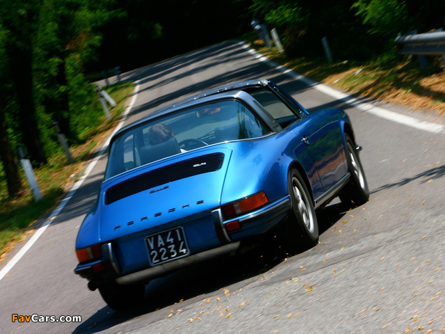 Images of Porsche 911 S 2.4 Targa (901) 1971–73 (640 x 480)