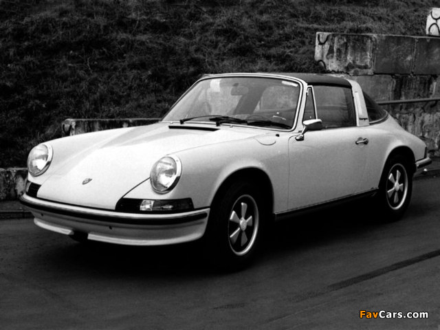 Images of Porsche 911 S 2.4 Targa (901) 1971–73 (640 x 480)