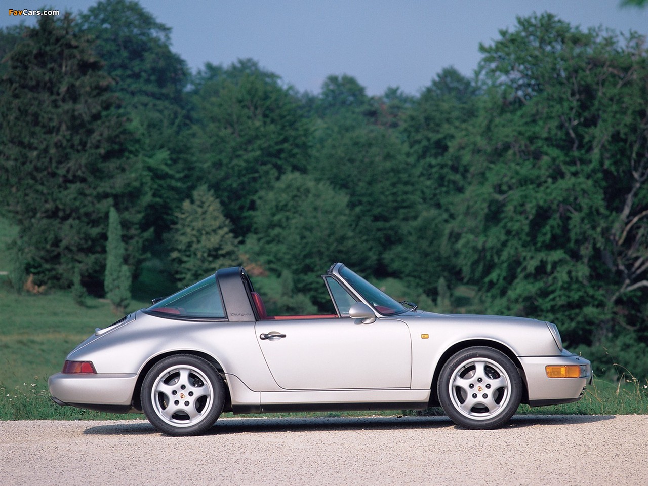 Images of Porsche 911 Carrera 2 Targa (964) 1989–93 (1280 x 960)