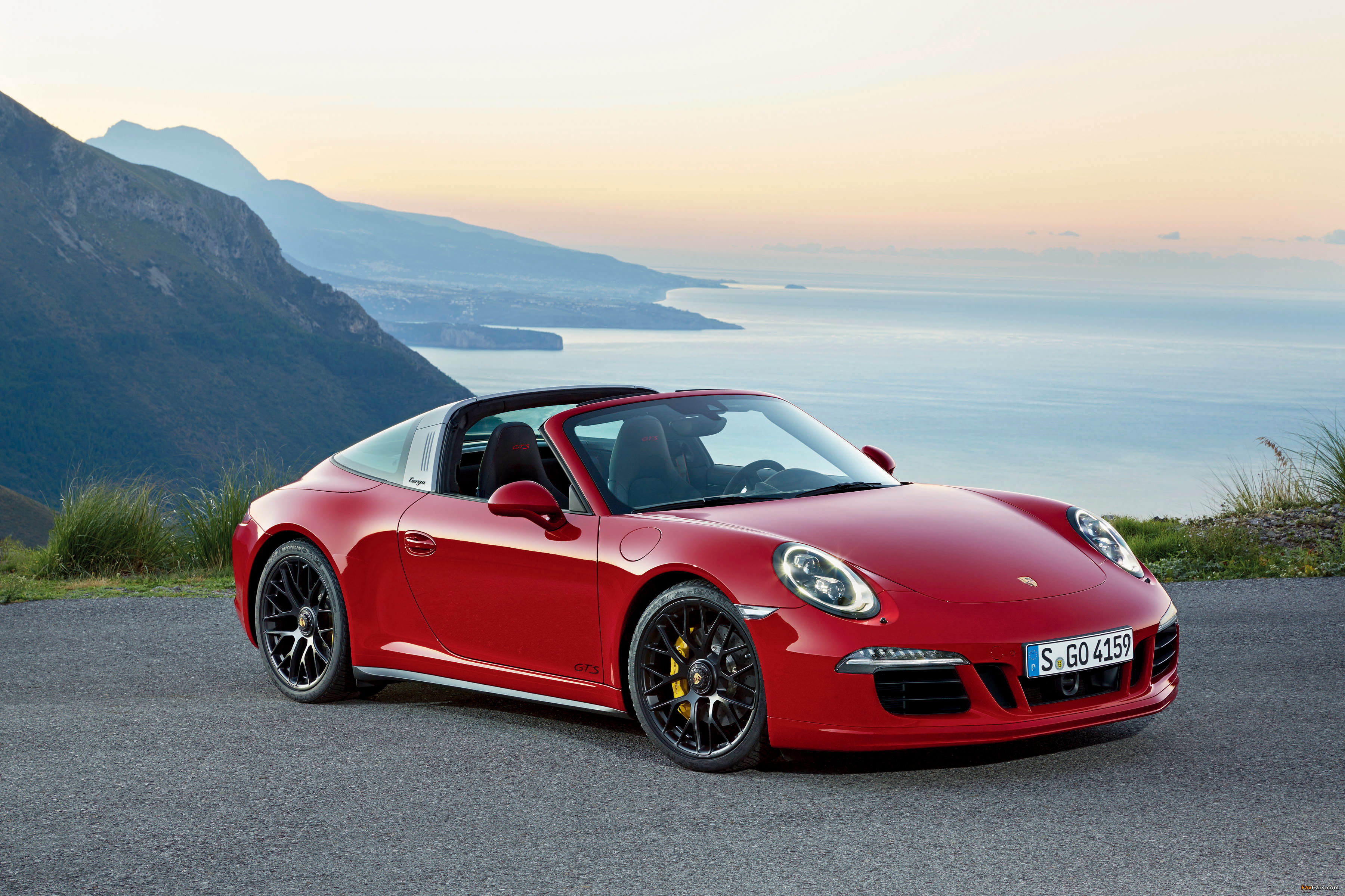 Porsche 911 Targa 4 GTS (991) 2015 images (3600 x 2400)