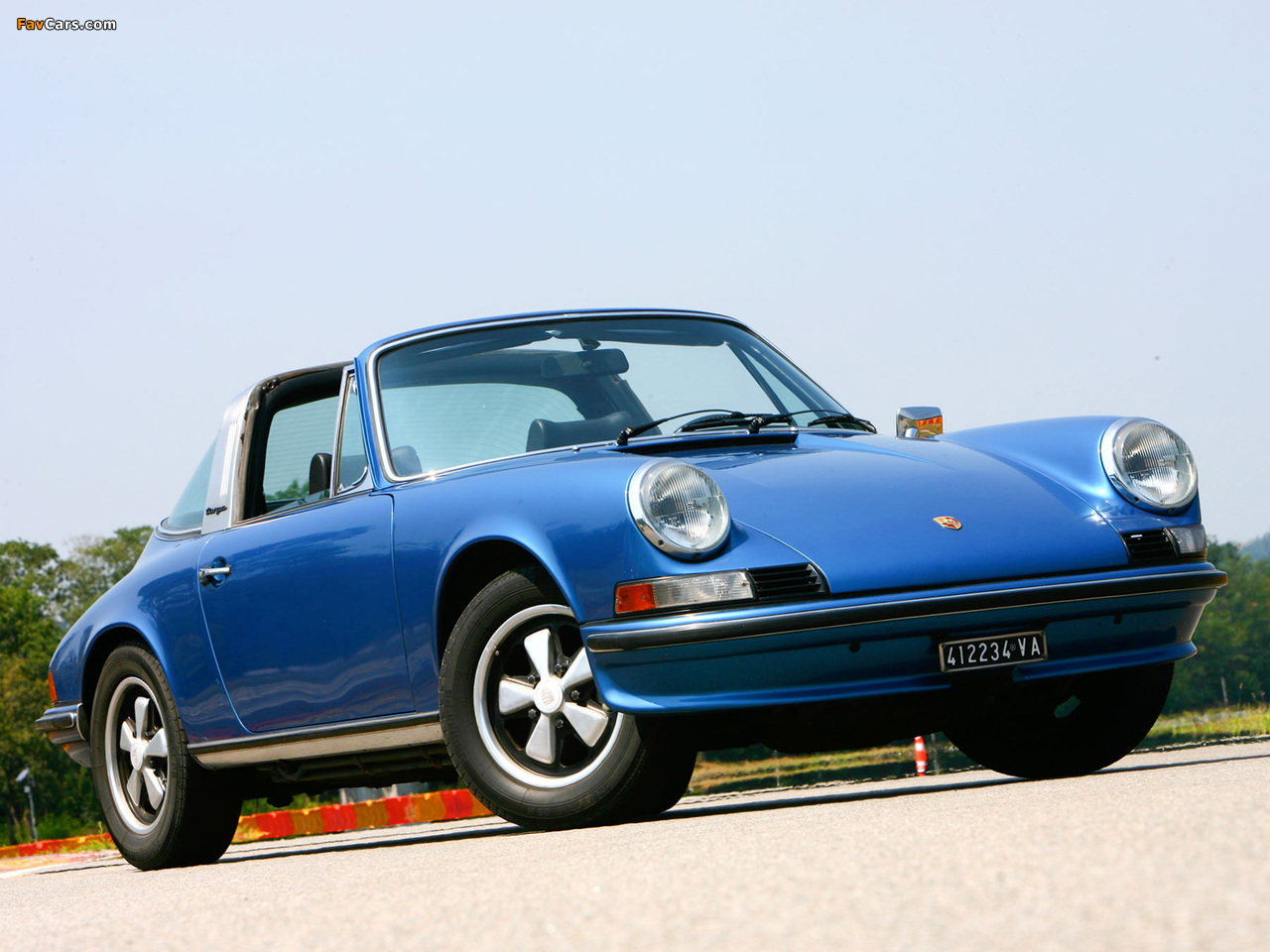 Porsche 911 S 2.4 Targa (901) 1971–73 images (1280 x 960)