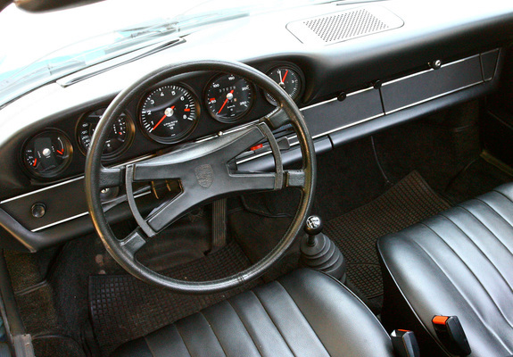 Porsche 911 S 2.4 Targa (901) 1971–73 photos