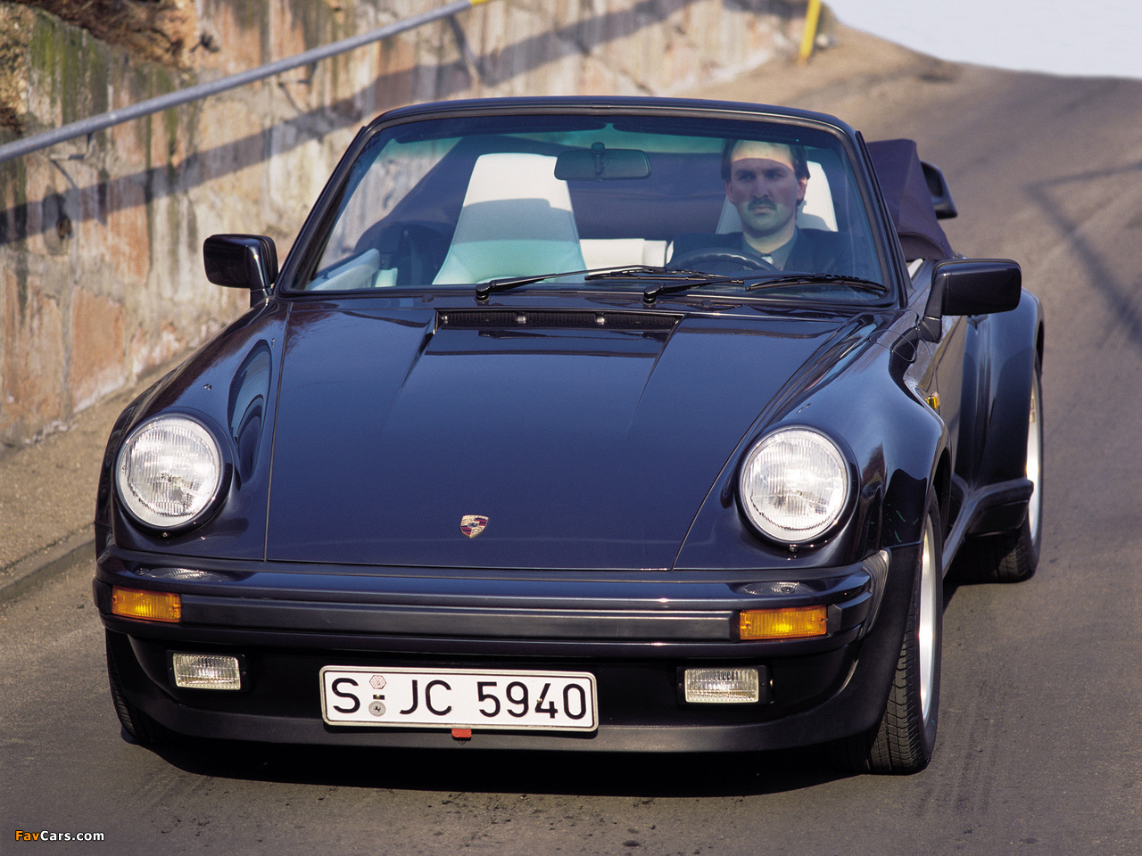 Images of Porsche 911 Turbo 3.3 Cabriolet (930) 1987–89 (1280 x 960)