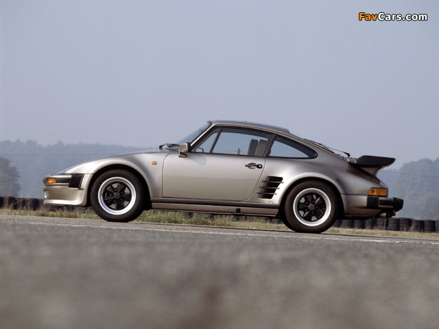 Photos of Porsche 911 Turbo 3.3 Flachbau Coupe (930) 1986–89 (640 x 480)