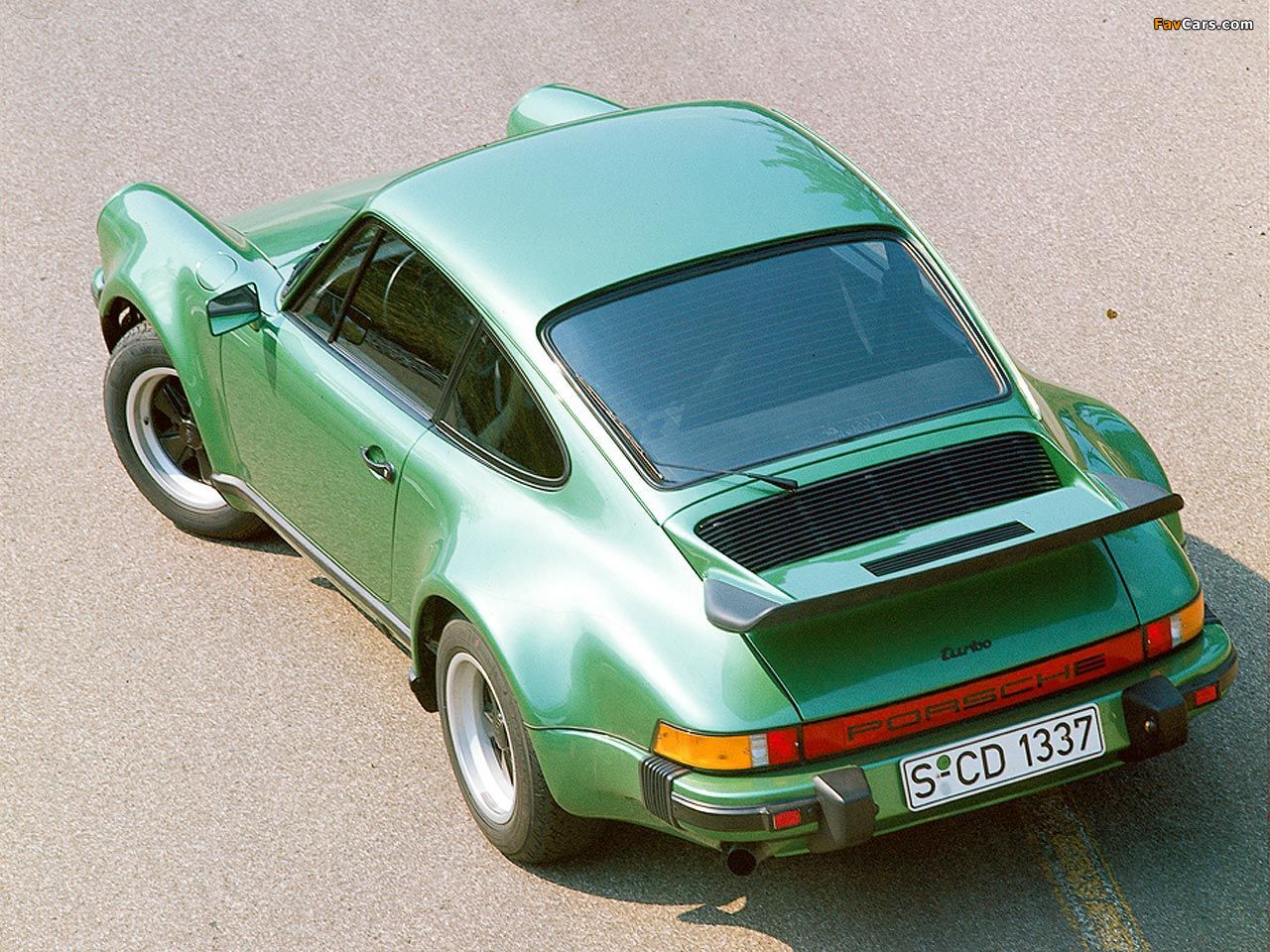 Photos of Porsche 911 Turbo 3.0 Coupe (930) 1975–78 (1280 x 960)