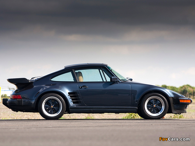 Photos of Porsche 911 Turbo 3.3 Flachbau (930) 1986–89 (640 x 480)