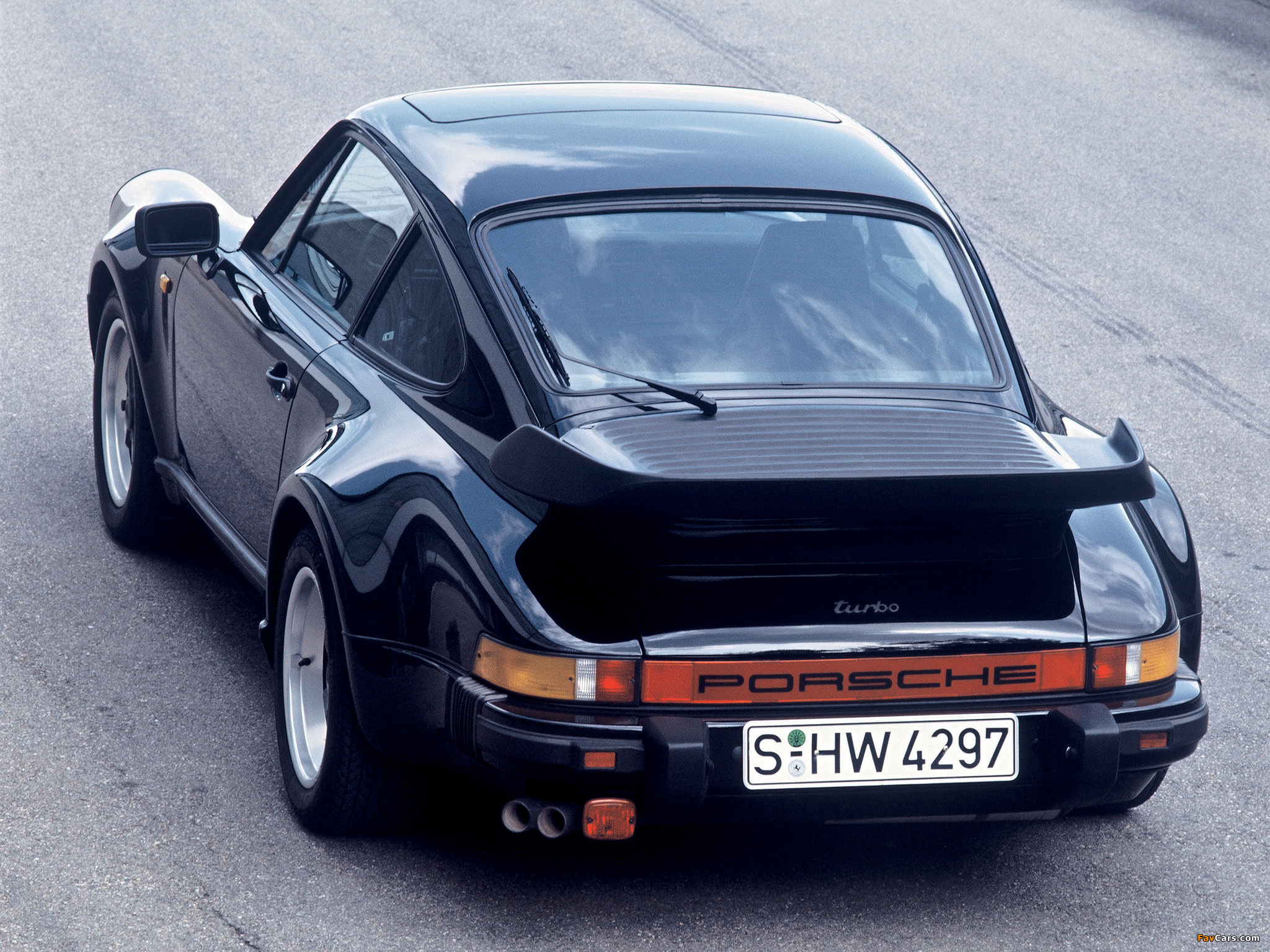 Pictures of Porsche 911 Turbo 3.3 Coupe (930) 1978–89 (2048 x 1536)