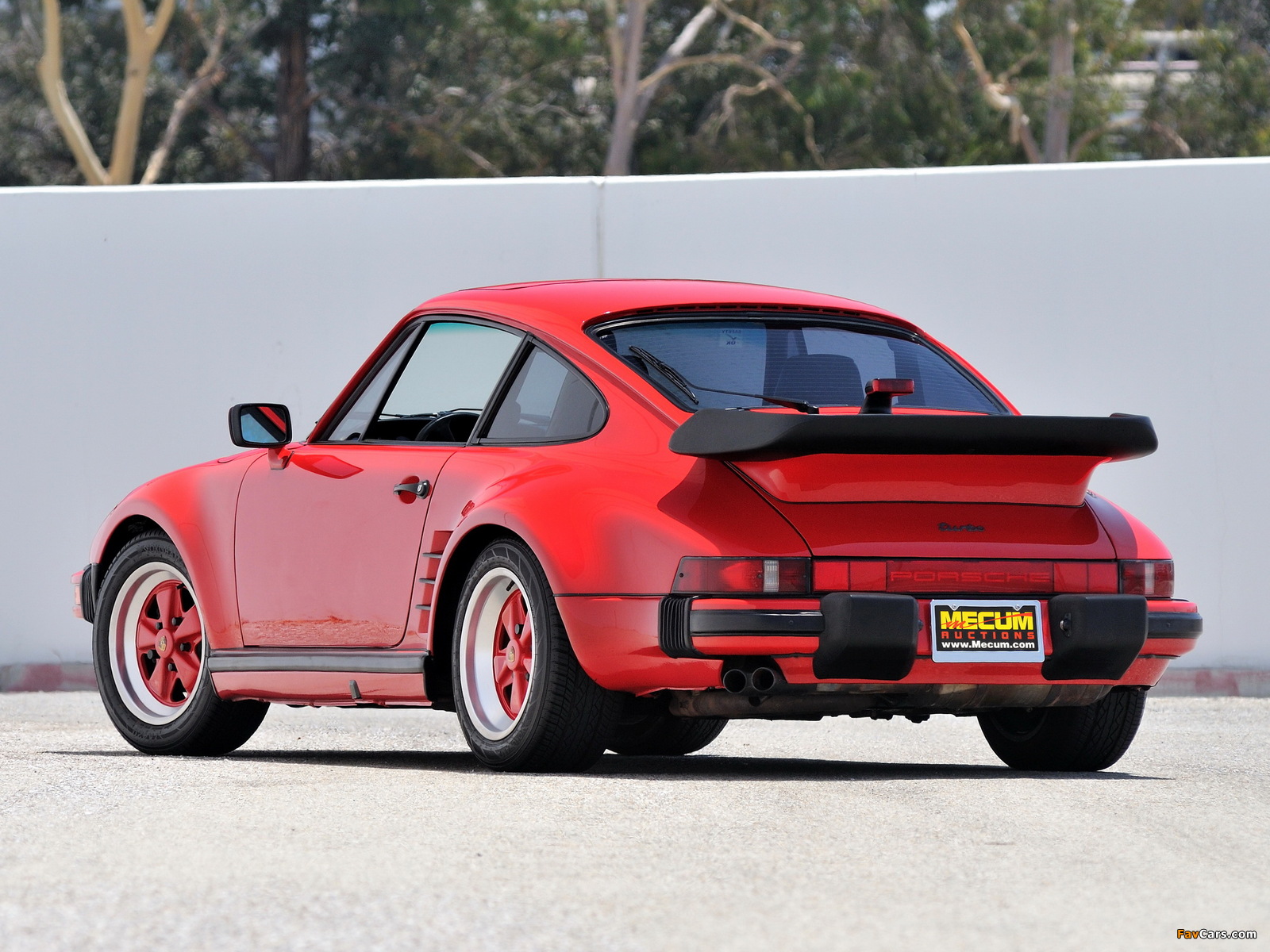 Pictures of Porsche 911 Turbo 3.3 Flachbau (930) 1986–89 (1600 x 1200)