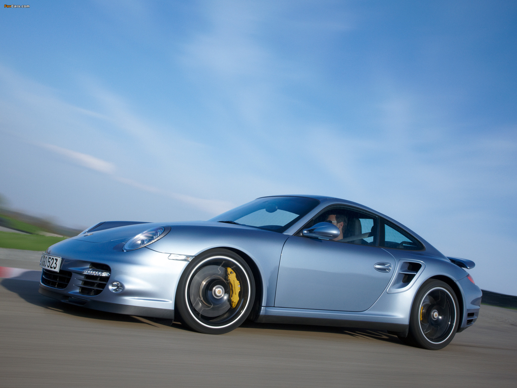 Pictures of Porsche 911 Turbo S Coupe (997) 2010 (2048 x 1536)