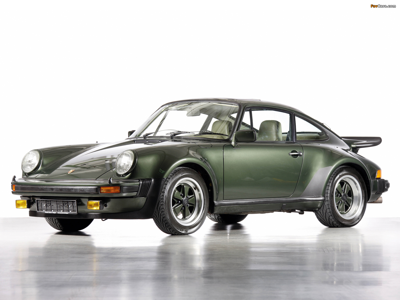 Pictures of Porsche 911 Turbo 3.0 Coupe (930) 1975–78 (1600 x 1200)
