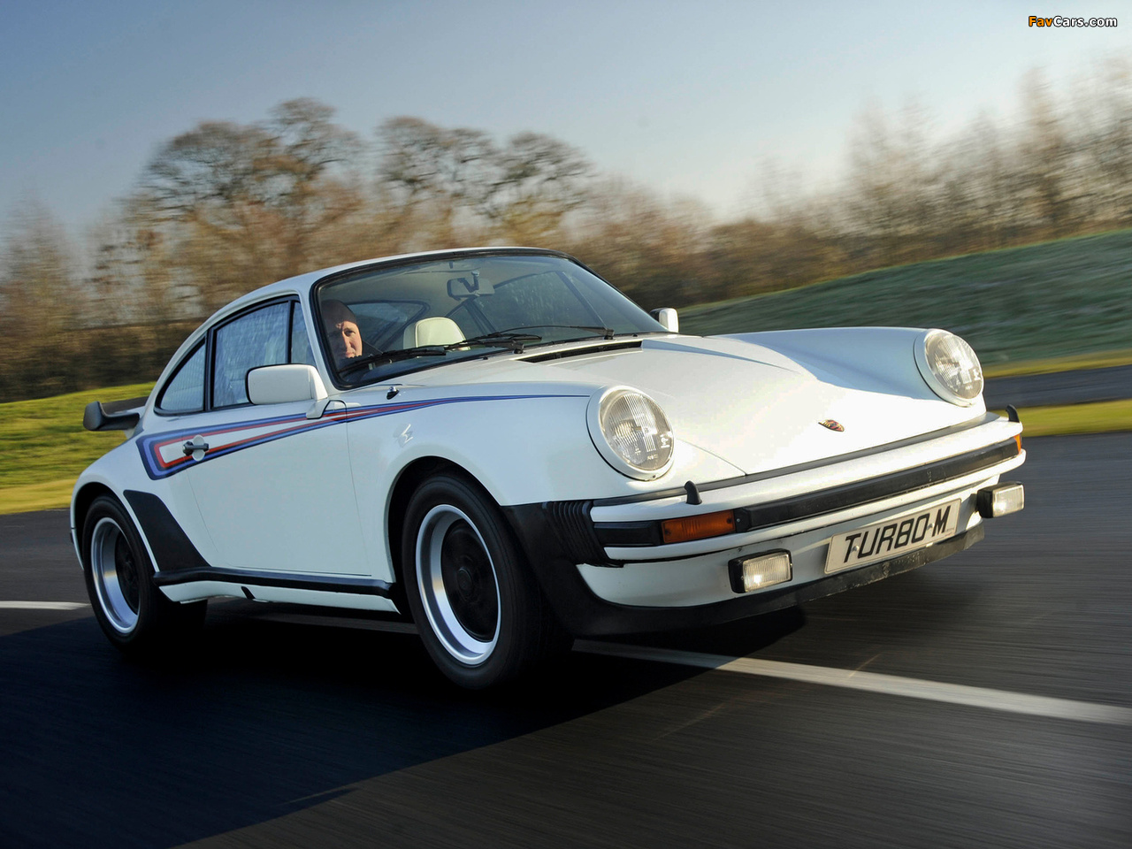 Porsche 911 Turbo 3.3 Coupe UK-spec (930) 1978–89 wallpapers (1280 x 960)