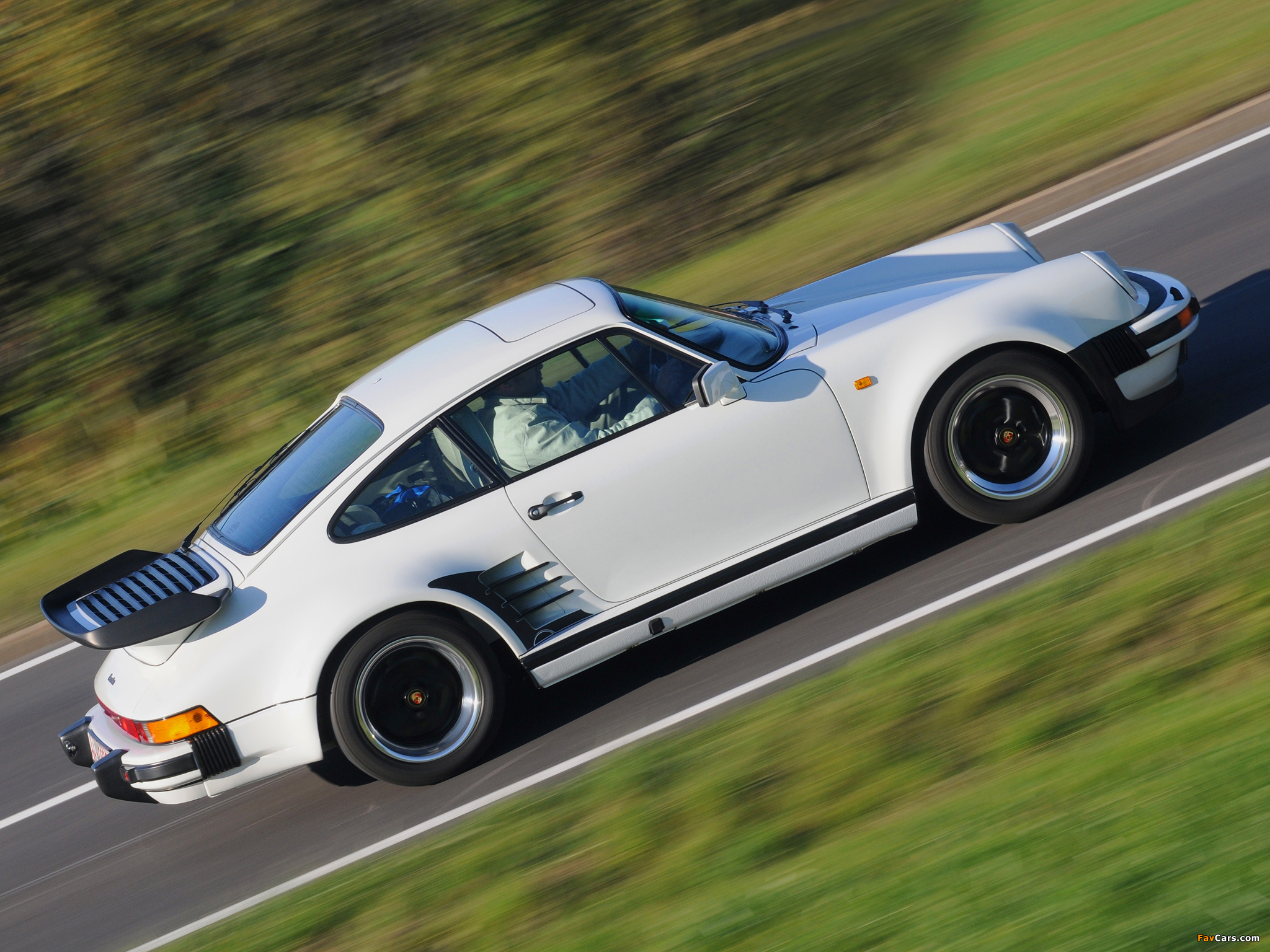 Porsche 911 Turbo 3.3 Coupe by Porsche Exclusive (930) 1981–89 wallpapers (2048 x 1536)