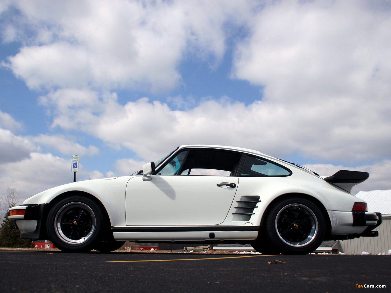 Porsche 911 Turbo 3.3 Flachbau (930) 1986–89 images (1280 x 960)