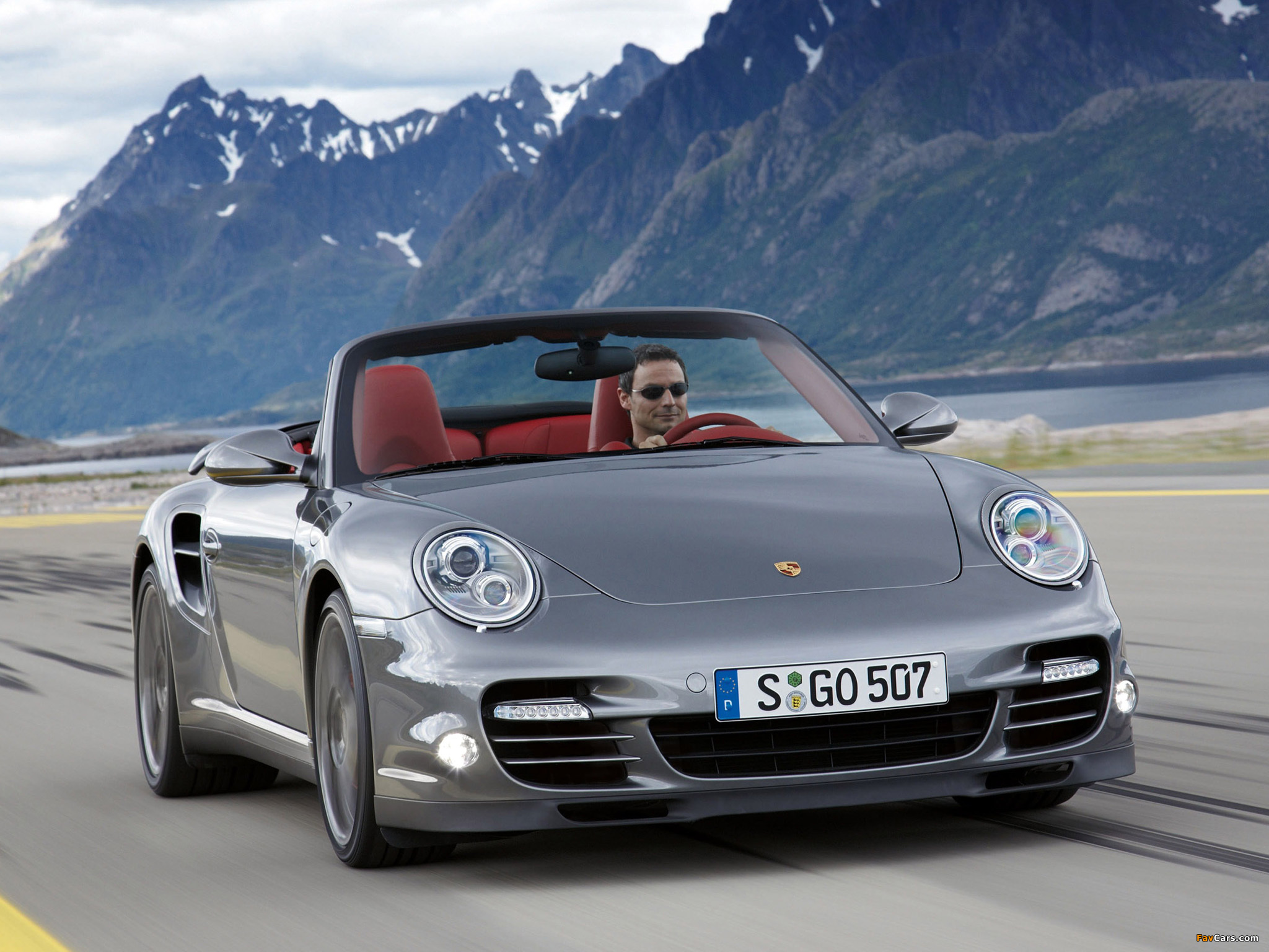 Porsche 911 Turbo Cabriolet (997) 2009 pictures (2048 x 1536)