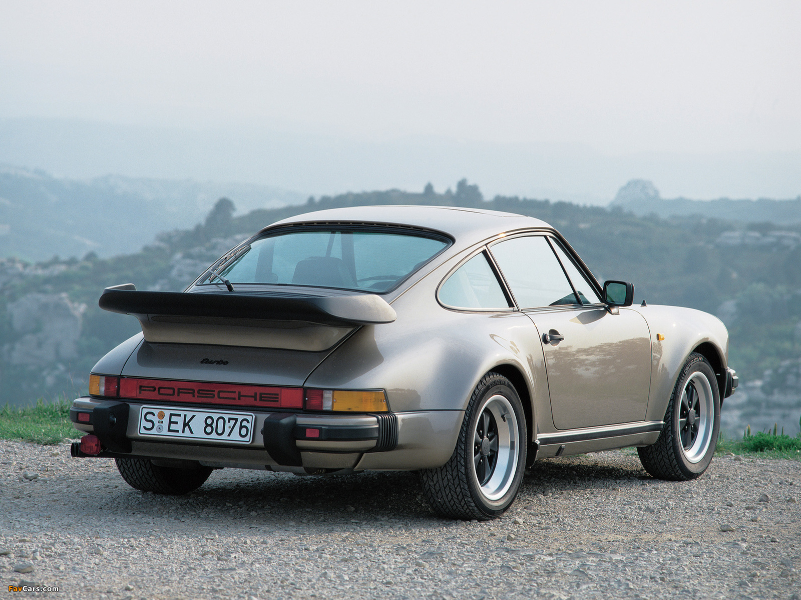 Porsche 911 Turbo 3.3 Coupe (930) 1978–89 wallpapers (1600 x 1200)
