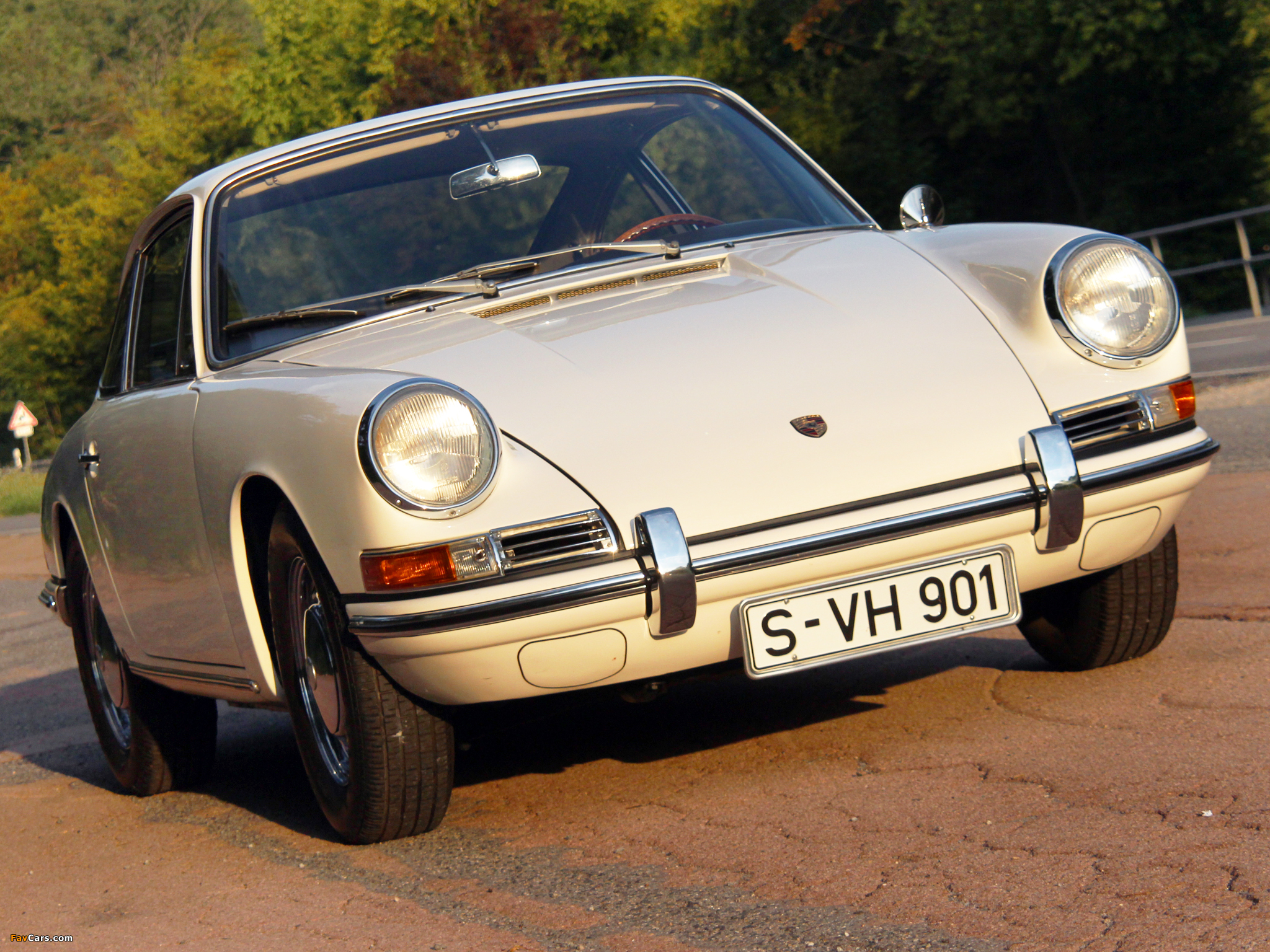 Images of Porsche 911 2.0 Coupe (901) 1964–67 (2048 x 1536)
