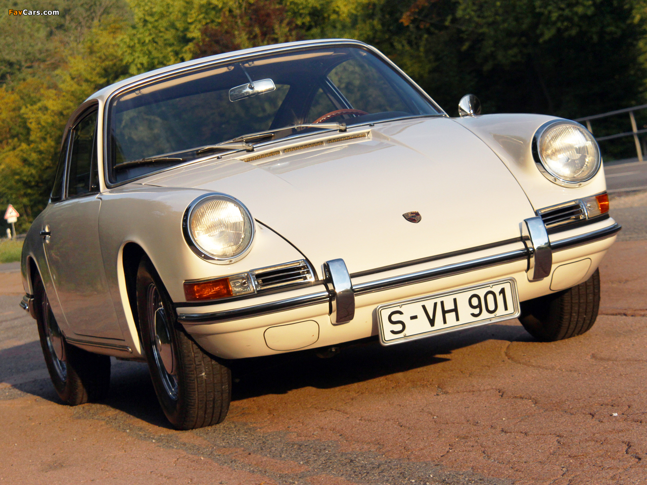 Images of Porsche 911 2.0 Coupe (901) 1964–67 (1280 x 960)