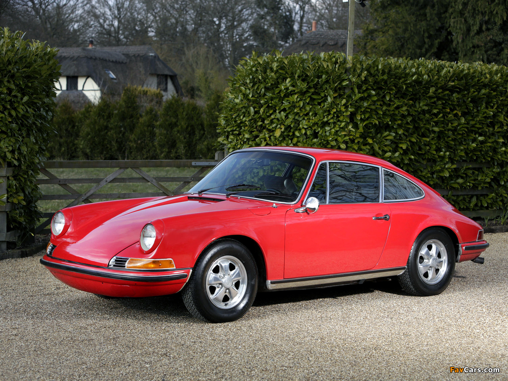 Images of Porsche 911 T 2.2 Coupe US-spec (911) 1970–71 (1024 x 768)