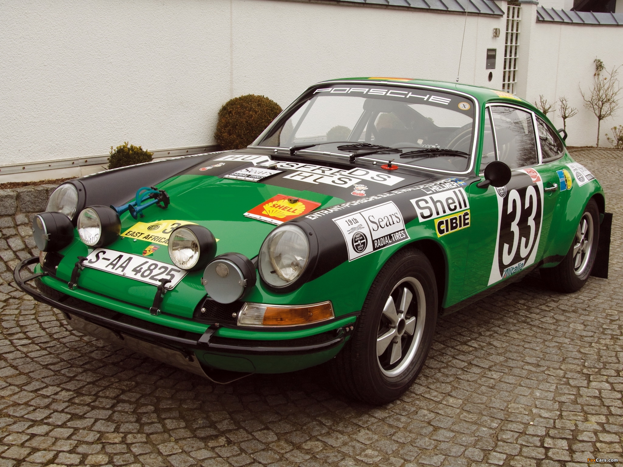 Images of Porsche 911 S 2.2 Safari (911) 1971 (2048 x 1536)